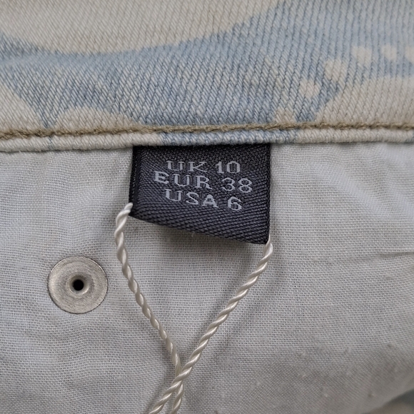 Jean - Picture 4 of 6